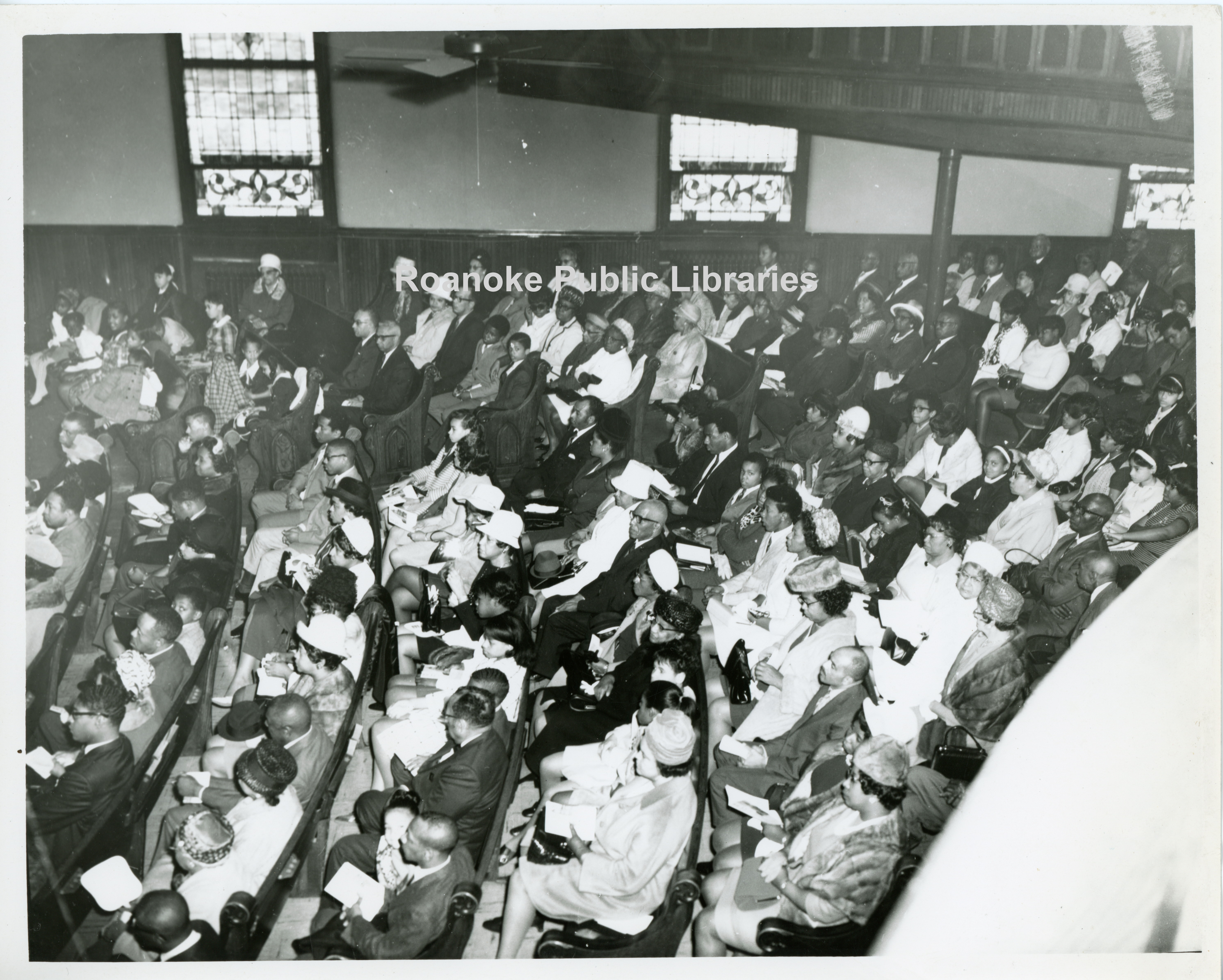 GB021 First Baptist Church of Gainsboro, Interior.jpg