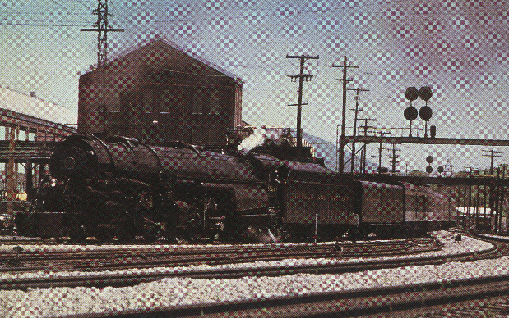 PC 122.151 Locomotive No. 1218.jpg