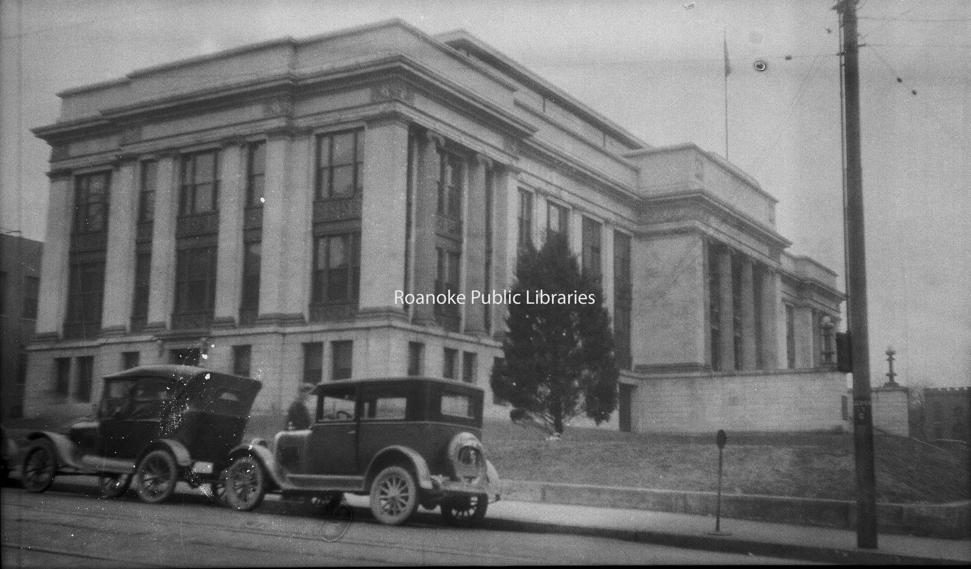 RNC 146 Municipal Building.jpg