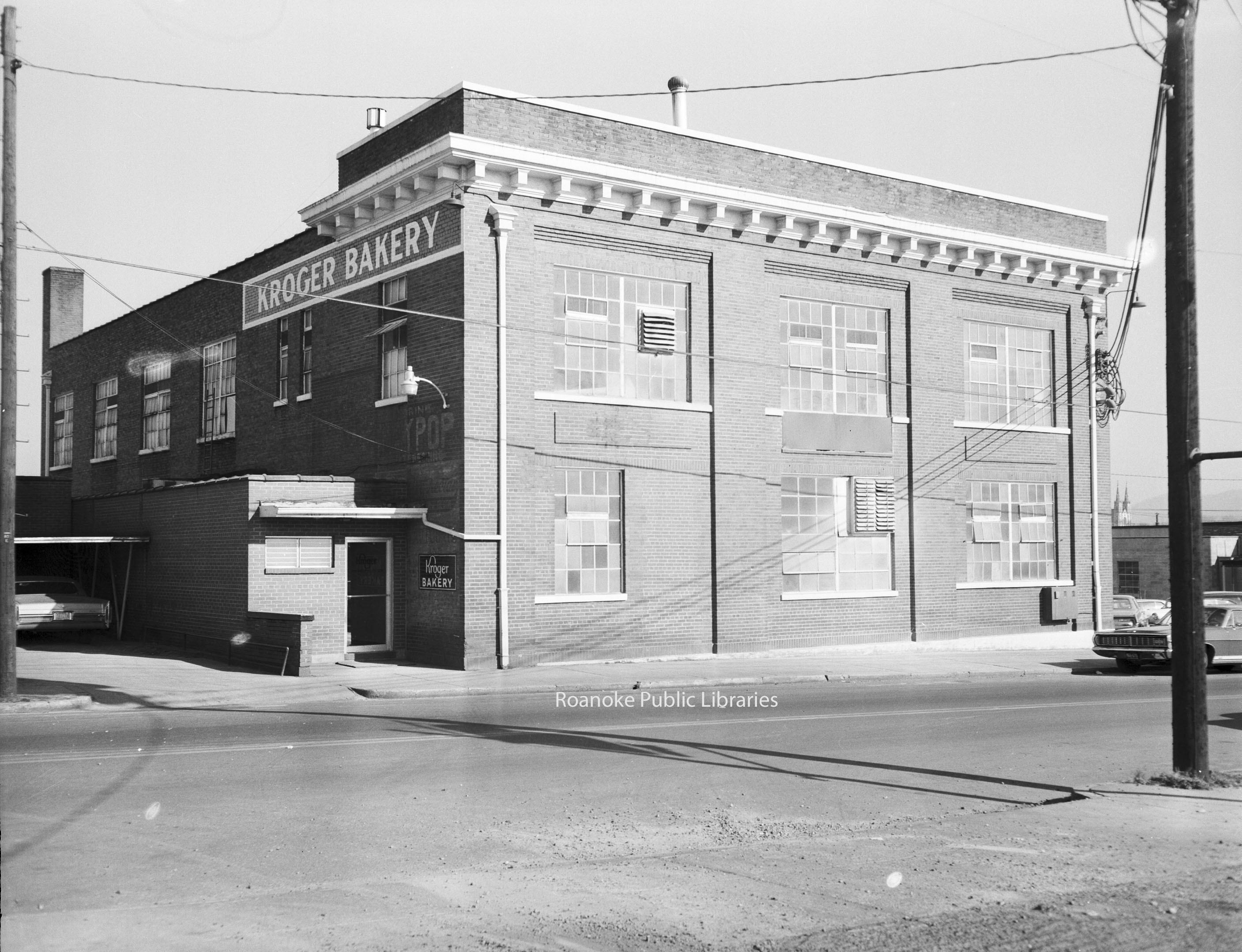 UC 56 Kroger Bakery.jpg