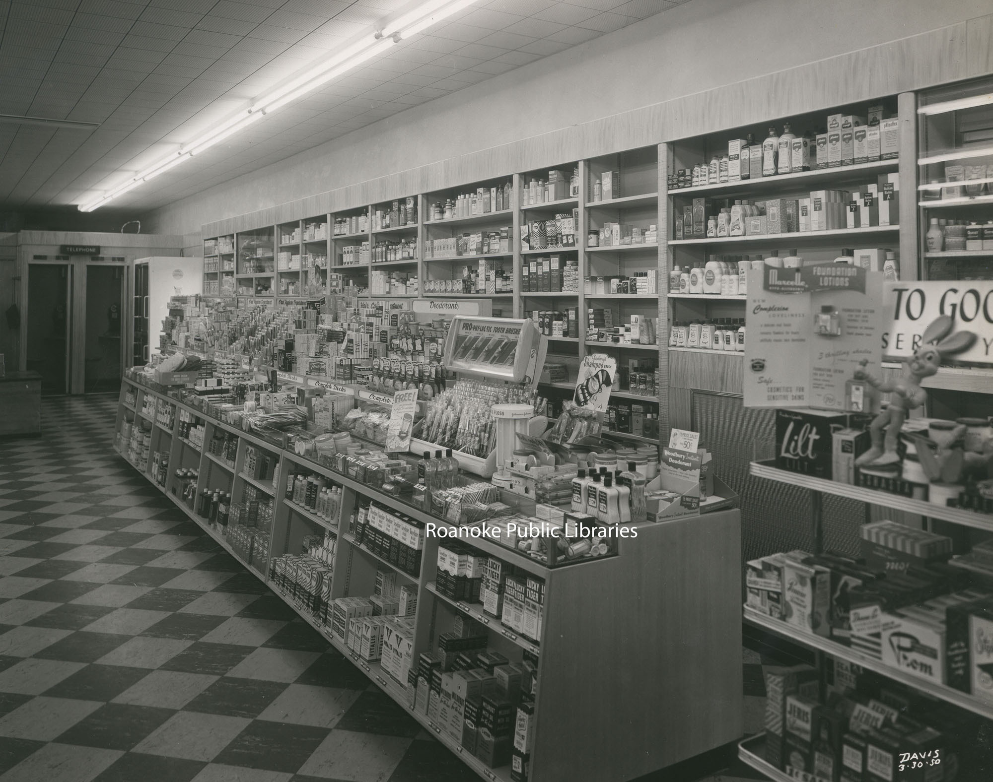 Davis 48.6231 Garlands Drugstore.jpg