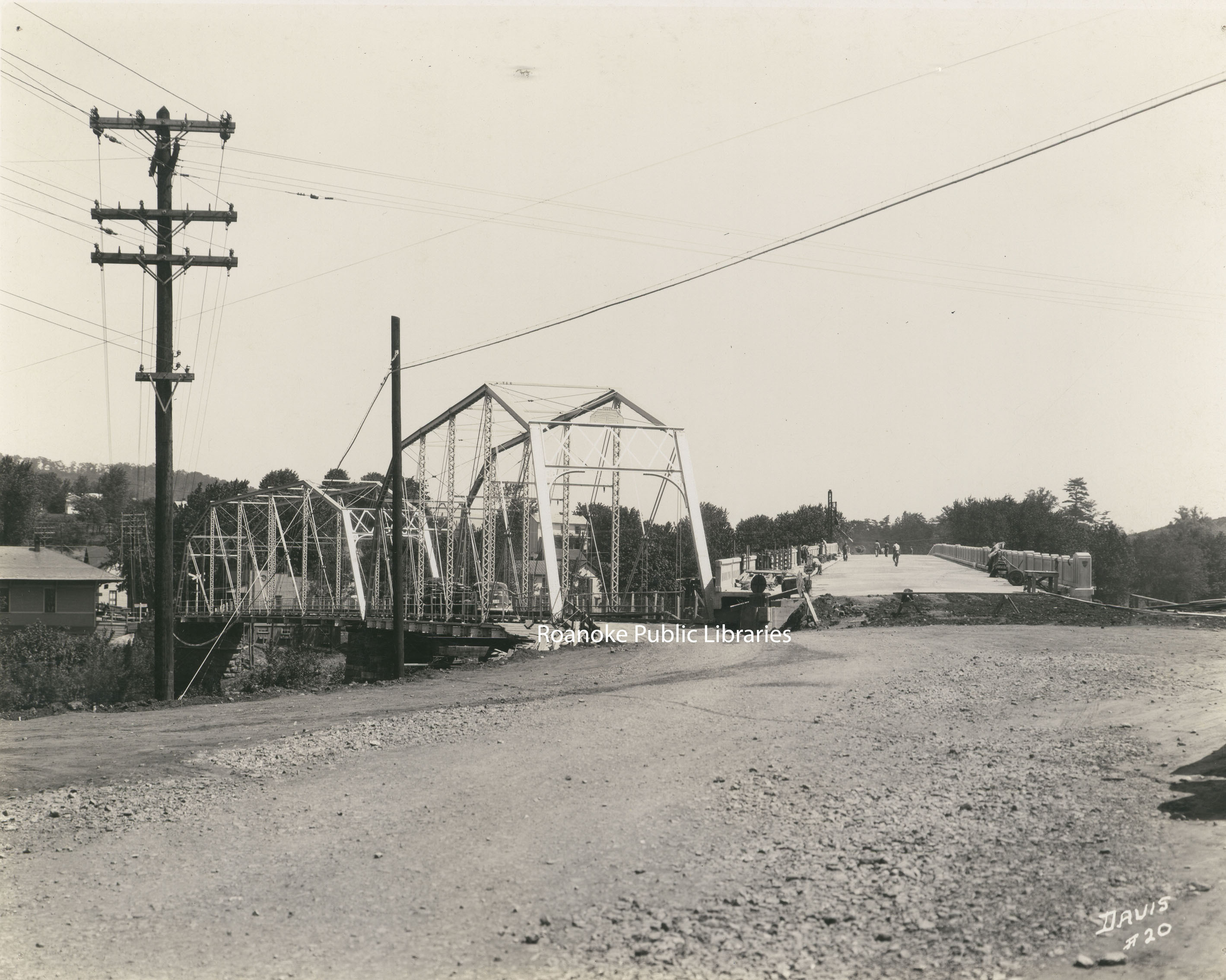 Davis 66i Buchanan Bridge.jpg