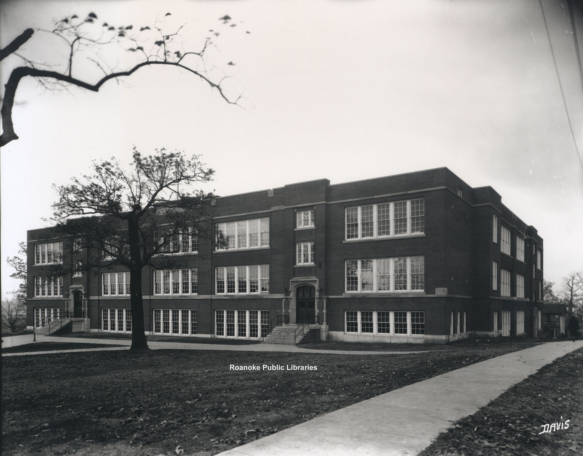 Davis 11.5 Stonewall Jackson Middle School.jpg