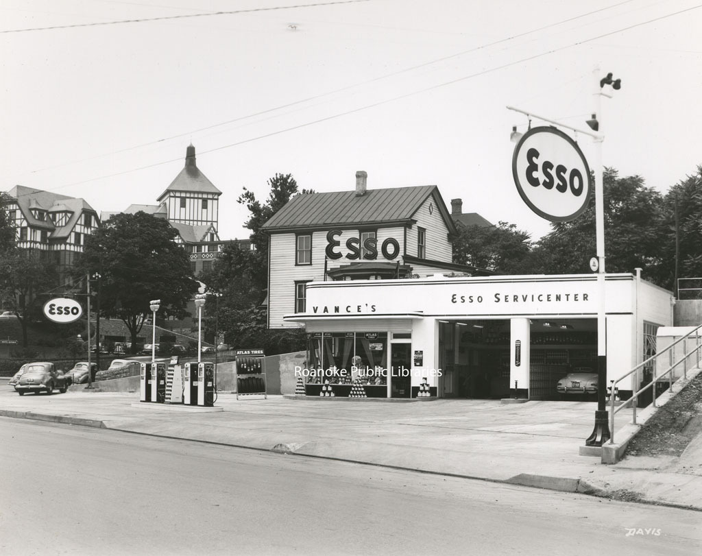 Davis 46.331 Vance's Esso.jpg