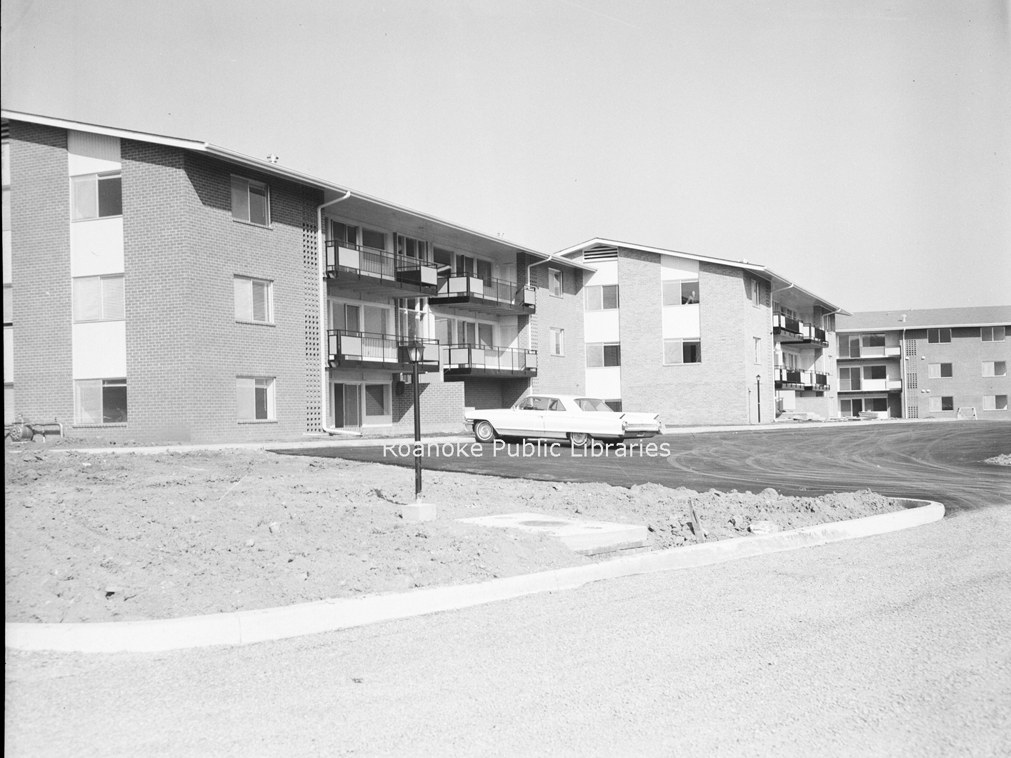 Davis2 19.5 SR Apartment Village.jpg