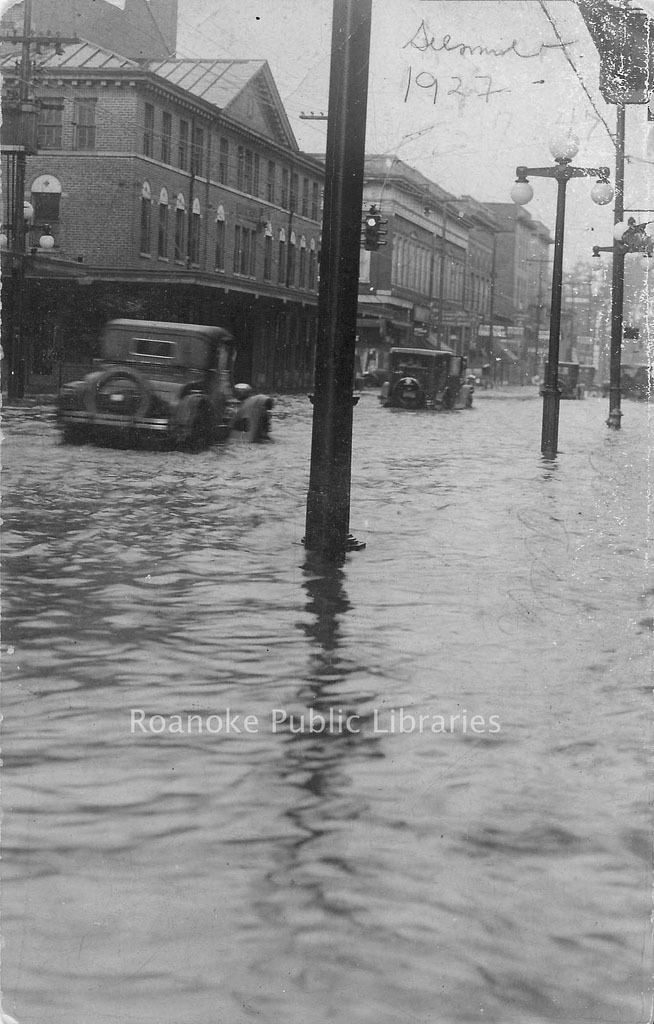 Davis 3.13 1927 Roanoke Flood.jpg