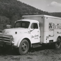 Davis 48.21 Clover Creamery Truck