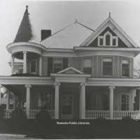 Davis 30.1o Queen Anne Style House.jpg