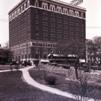 Davis GL 172 Hotel Patrick Henry.jpg