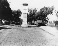 Davis 4.11-3 Mayors Monument.jpg