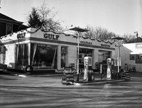 Davis2 46.34b Gulf Station.jpg