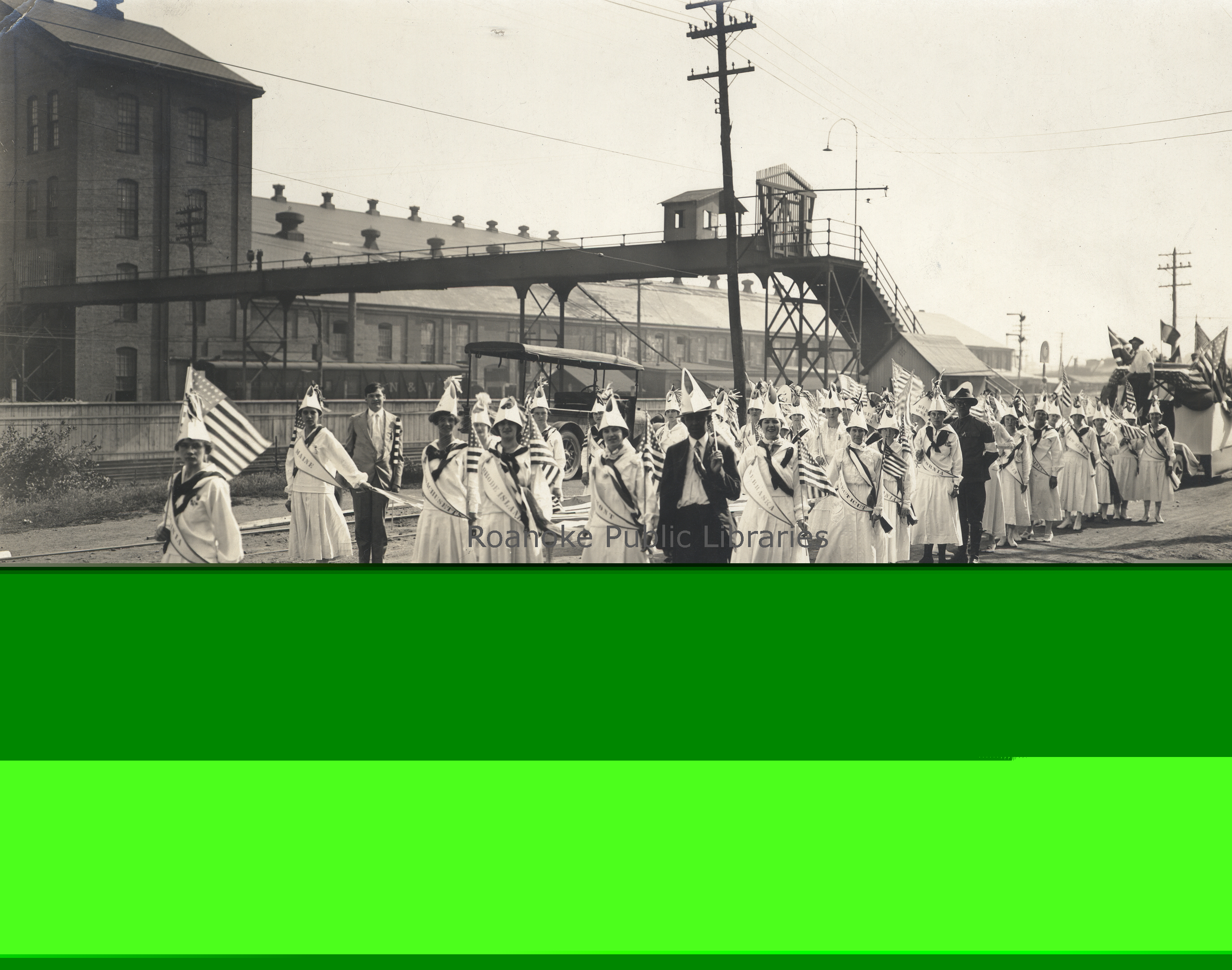 Davis 4.213 American Viscose Parade.jpg
