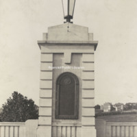 Davis 66.321 Memorial Bridge Plaque.jpg